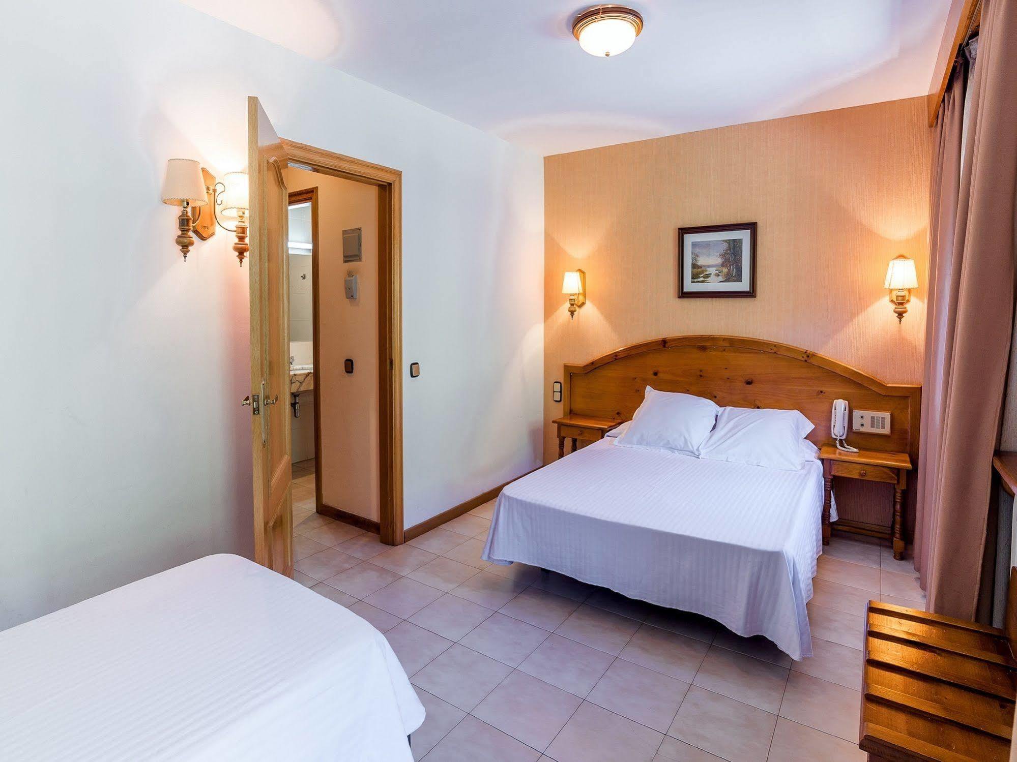 Hotel Sant Miquel Andorra la Vella Exterior photo